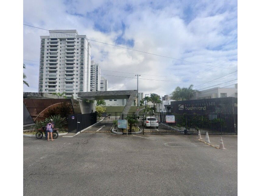 Casa espaçosa em Ponta Negra com 420m² de terreno