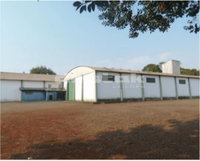 Imóvel Comercial com 3 barracões e prédio residencial, 2 banheiros