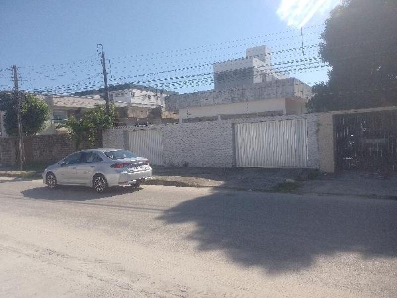Casa com 3 Quartos e 3 Banheiros em Olinda