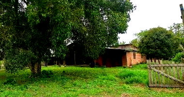 Chácara com 5.000m² com residência rústica de 165m² desocupada