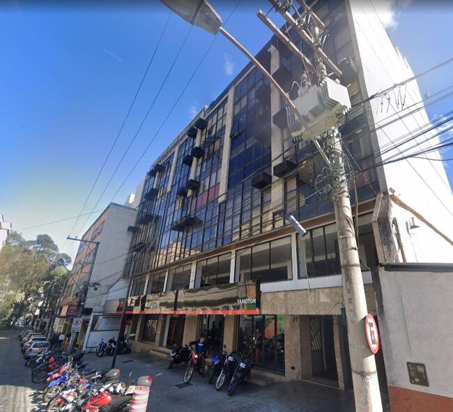Sala comercial com banheiro, excelente conservação