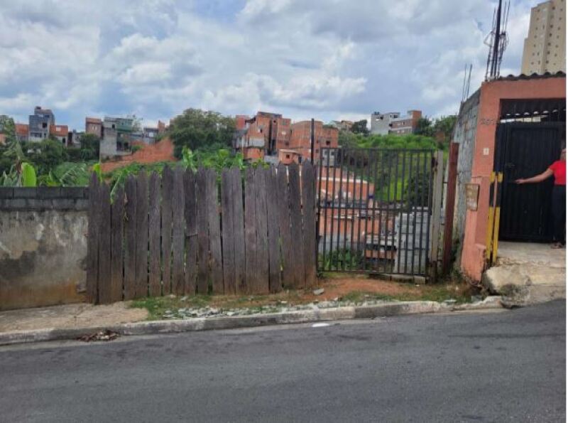 Terreno Urbano com 1.425m² em Santana de Parnaíba/SP