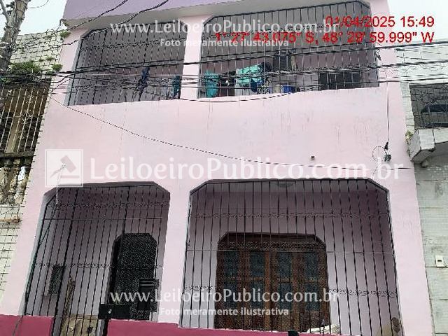 Casa com 5 quartos, 2 banheiros, 187,77m² construída, desocupada