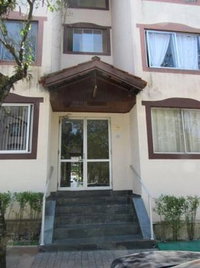 Apartamento com 2 Quartos e Vaga Descoberta em Condomínio