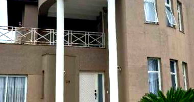 Casa em condomínio com área privativa de 36,9m² e terreno de 608,92m²