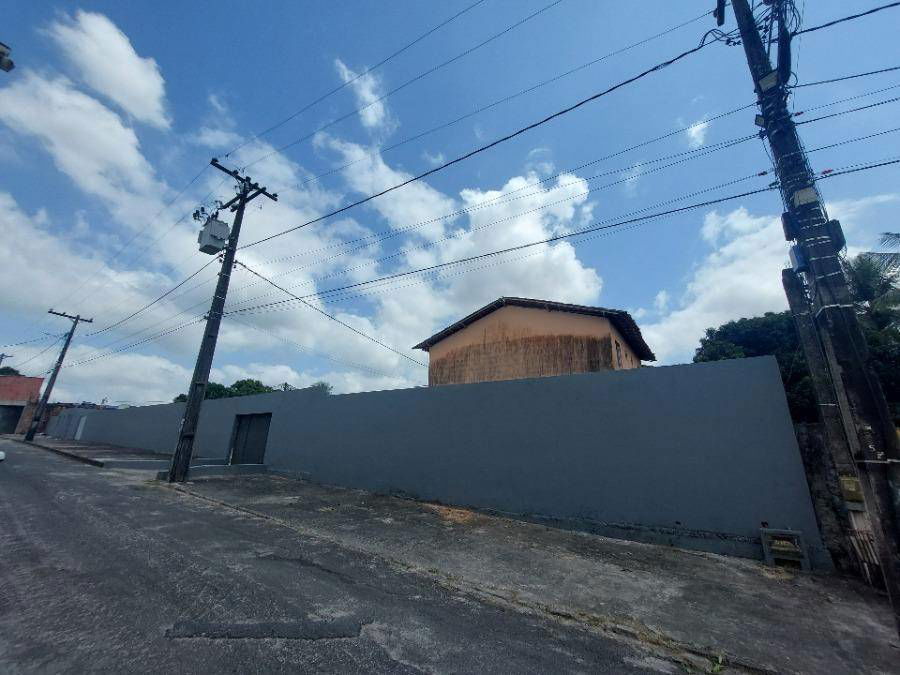 Casa ocupada com 60m² construída, ideal para moradia