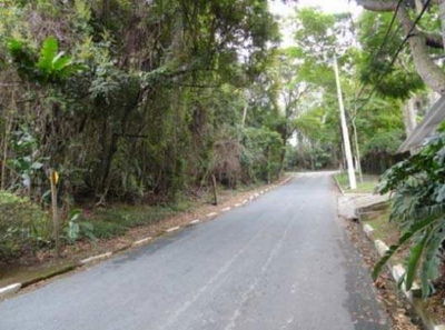 Terreno amplo de 1.500m² no Jardim Algarve, Cotia