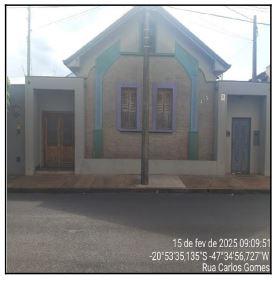 Casa ampla com 3 quartos, 2 banheiros e 476m² de terreno