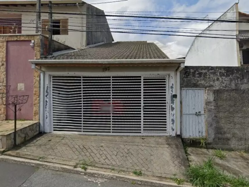 Casa com 131,52m² construída e 175m² de terreno, imóvel ocupado