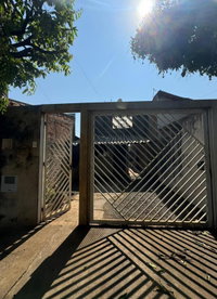 Casa com 2 Dormitórios e 1 Vaga em Catanduva