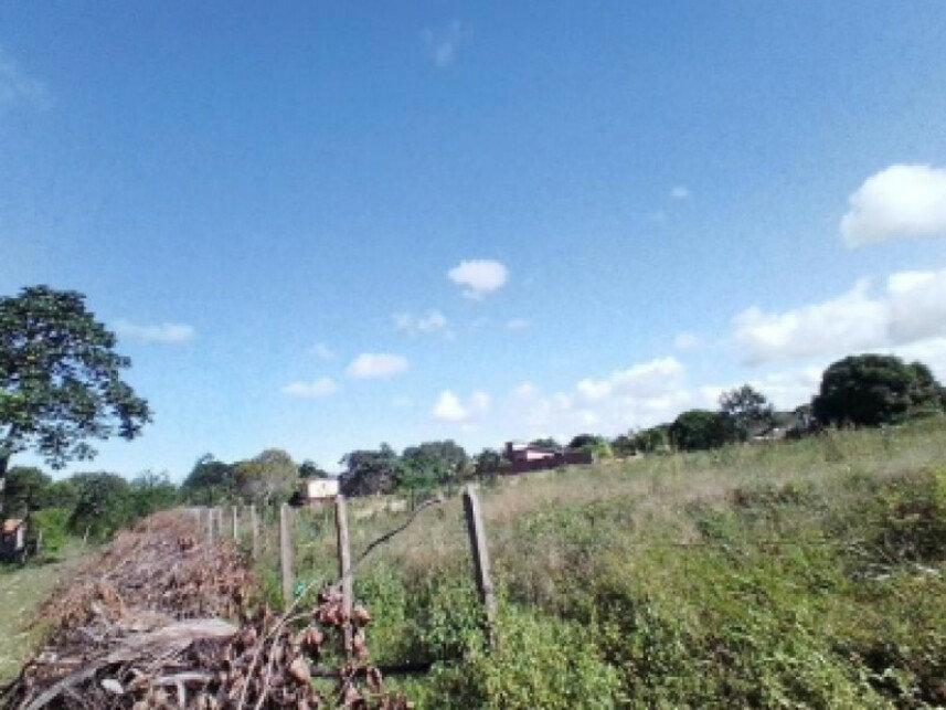 Terreno de 1000m² em Cascalheira