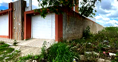 Casa espaçosa com 1 vaga, 354,8 m² construída e ocupada