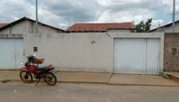 Casa Padrão Ocupada com 2 Quartos e 1 Banheiro