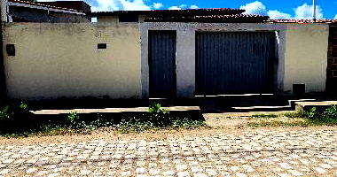 Casa 2 quartos, 2 banheiros, 83,74m² construída, desocupada