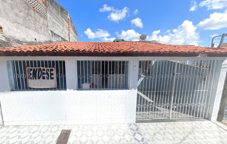 Casa com 1 quarto e 1 banheiro, área construída de 61.87m², desocupada
