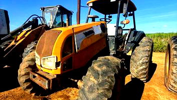 Trator Valtra BM 100 S 4x4, 2012