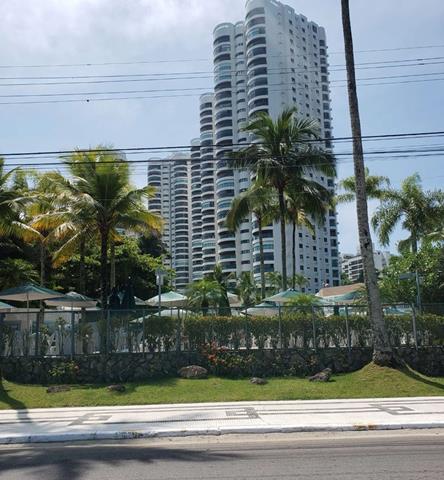Apartamento 32 com 2 vagas em Guarujá/SP