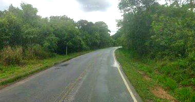 Imóvel Industrial com galpão, casa e prédio administrativo, 1.422,89m²