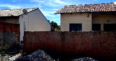 Casa com 2 quartos, 1 banheiro, 48m² área privativa e 1 vaga