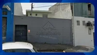 Casa com 3 quartos e 2 banheiros, área construída de 120m², desocupada