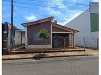 Casa com 264m² de terreno, ocupada, em leilão