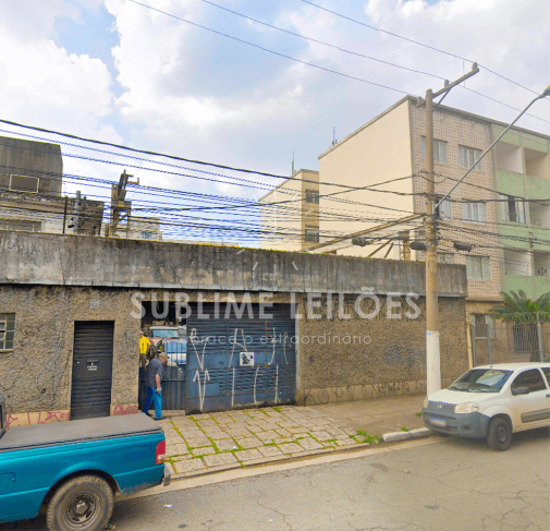 Terreno de 480m² com Benfeitorias na Vila Baruel