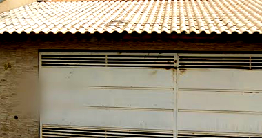 Casa com 2 vagas, 153m² construída em terreno de 200m²