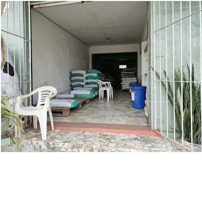Casa Residencial com 2 Pavimentos e Dependência de Empregada