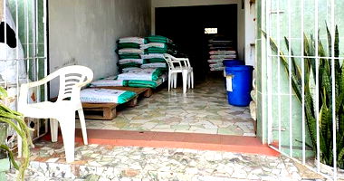 Casa Residencial com 2 Pavimentos e Dependência de Empregada