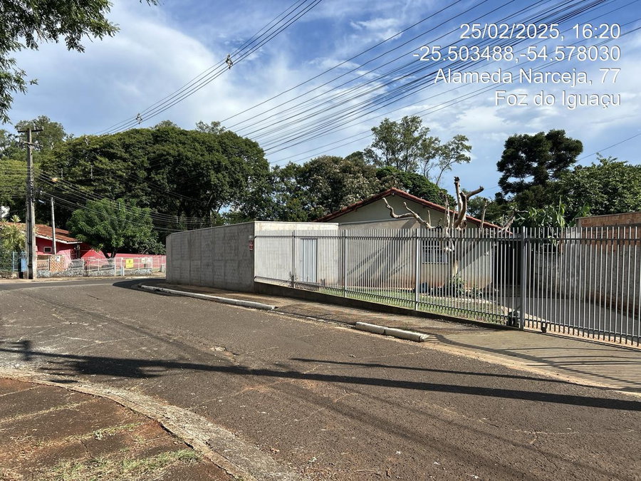 Casa com 72,47m², terreno de 464,46m², 2 quartos, 1 banheiro, desocupada