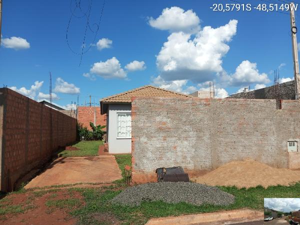 Casa aconchegante com 45,47m² construída em terreno de 200m²