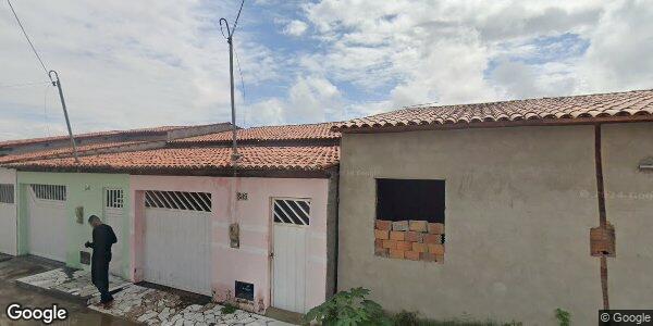 Casa com 2 quartos, banheiro, área de serviço e 1 vaga