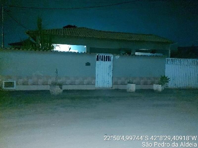 Casa com 2 quartos, 2 banheiros e 1 vaga de garagem