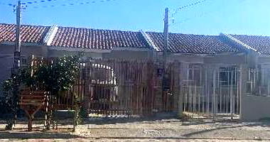 Casa com 2 quartos, 1 banheiro, vaga de garagem e 45,83m² privativos
