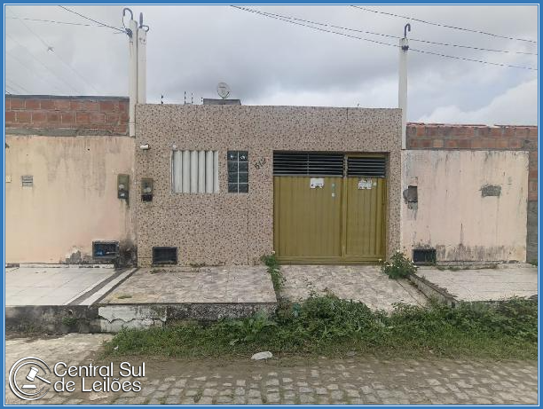 Casa com 2 quartos, 2 banheiros e 1 vaga de garagem