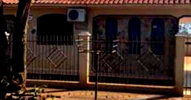 Casa padrão com 1 quarto, 1 banheiro, 1 sala, ocupada