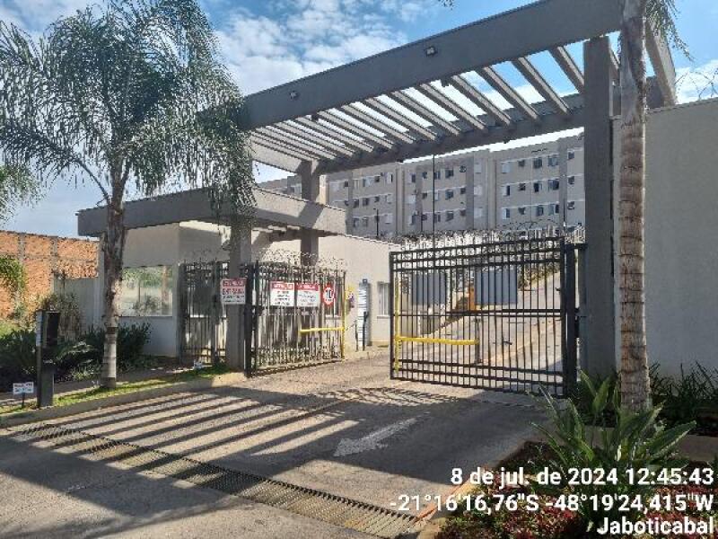 Apartamento com 2 quartos, 1 banheiro e 1 vaga