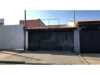 Casa com 1 vaga de garagem, 125m² de terreno e 117m² construída