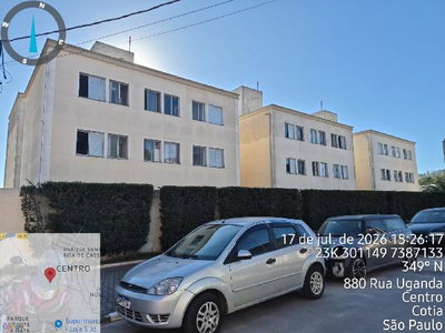Apartamento com 2 Quartos em Condomínio com Área de Lazer