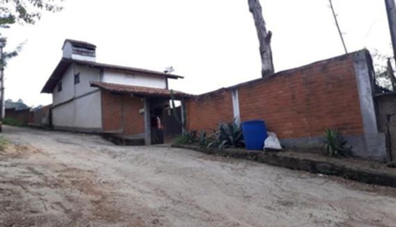 Casa com Terreno Amplo de 4.036m² em Petrópolis