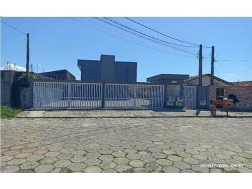 Casa em condomínio com 2 quartos e 1 vaga de garagem