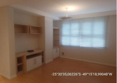 Casa em condomínio com 363,81 m², 2 vagas, ocupada