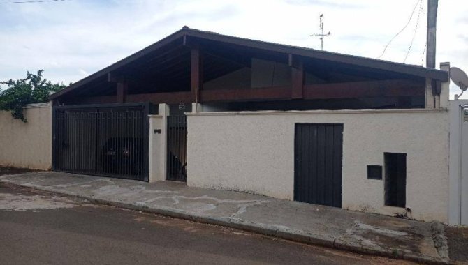 Casa com 3 quartos em Jales - SP
