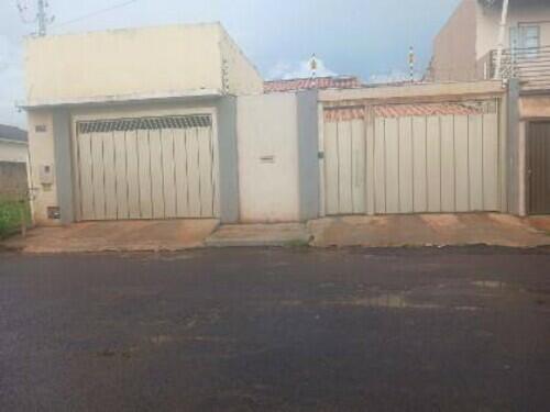 Casa padrão 3 quartos, 2 banheiros, 164m² construídos, 1 vaga