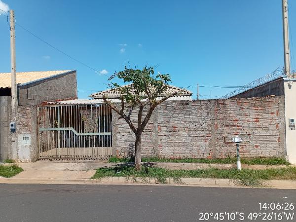 Casa com 2 quartos e 45,47m² de área total