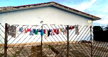 Casa 2 quartos, 1 banheiro, 1 vaga, 52m² construída, desocupada