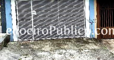 Casa com 2 quartos, 2 vagas e 78m² construída, desocupada