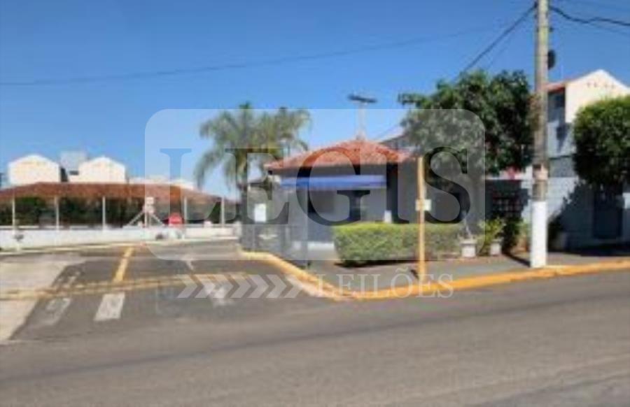 Apartamento com 3 dormitórios e vaga de garagem