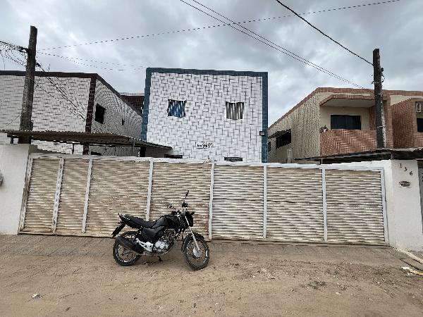Apartamento 2 quartos, 2 banheiros, 1 vaga, varanda e área de serviço