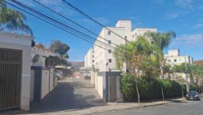 Apartamento padrão com 1 vaga e 43,89 m² construídos, ocupado